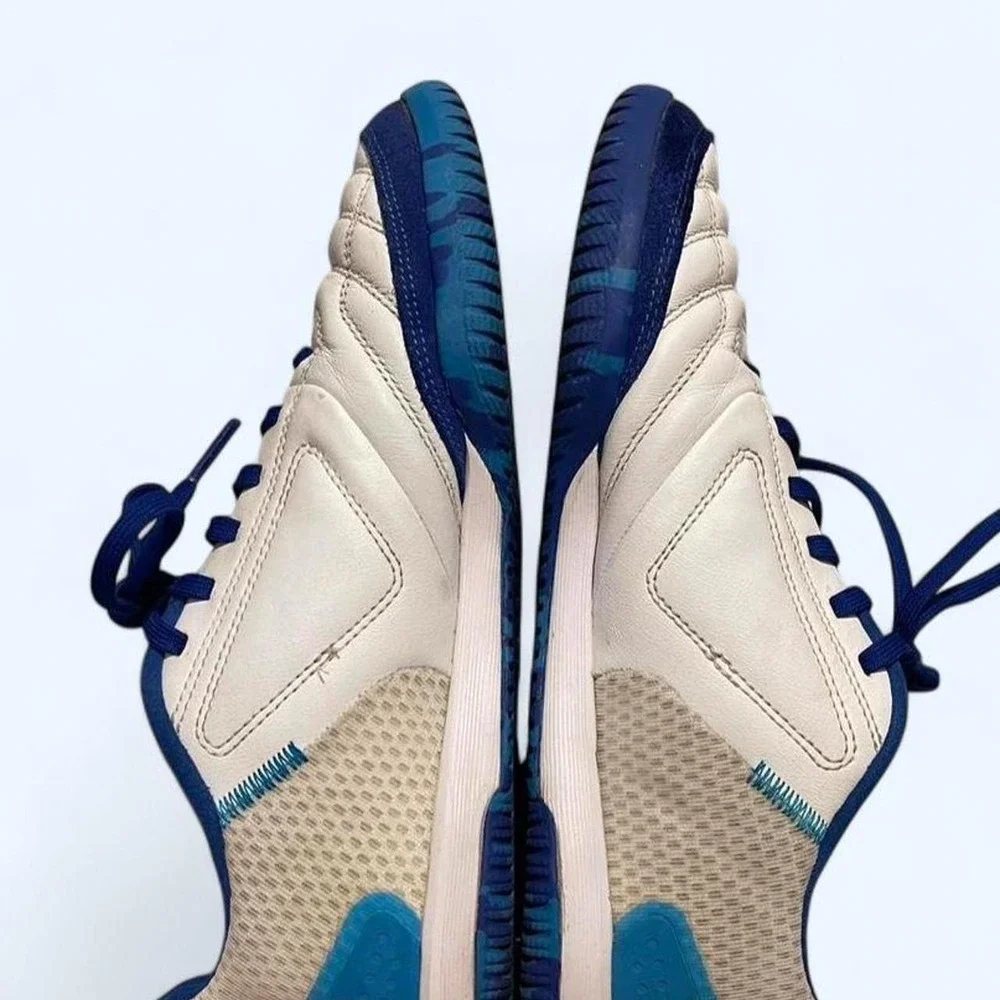 Adidas Lightstrike indoor soccer shoes size 7.5